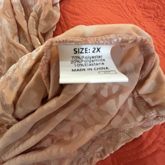 Leopard Print Women's Top - Picture 2 of 2